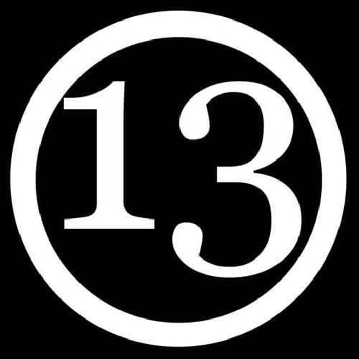 Картинка 13. 13 Картинка. Цифра 13 на черном фоне. Эмблема с цифрой 13. Аватарки с числом 13.